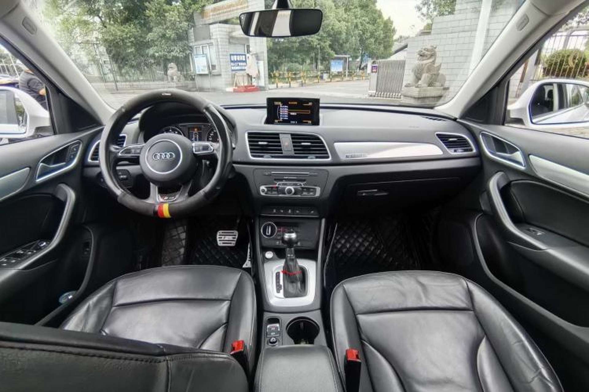 Used Audi Q3 2016 35 TFSI quattro all-wheel-drive style model Interior 2