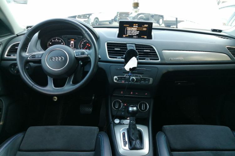Used Audi Q3 2016 40 TFSI quattro all-wheel drive style model Interior 2