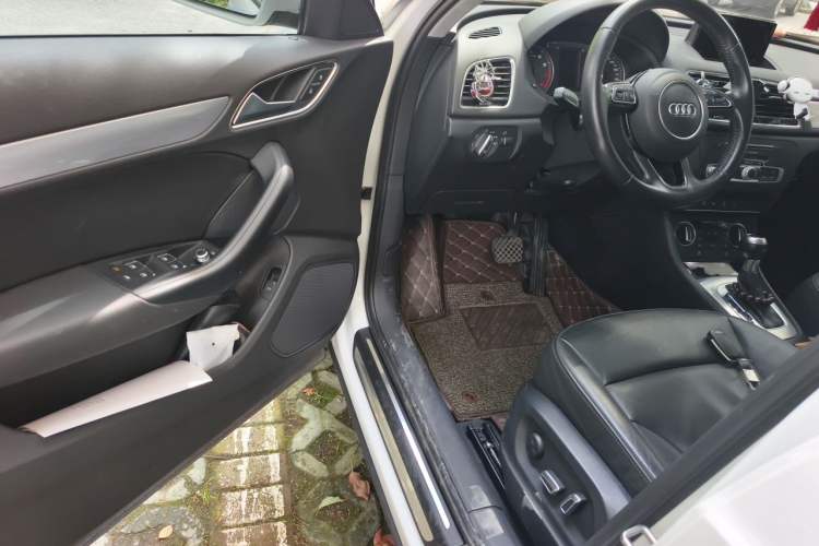 Used Audi Q3 2016 30 TFSI Fashion Model Interior 3