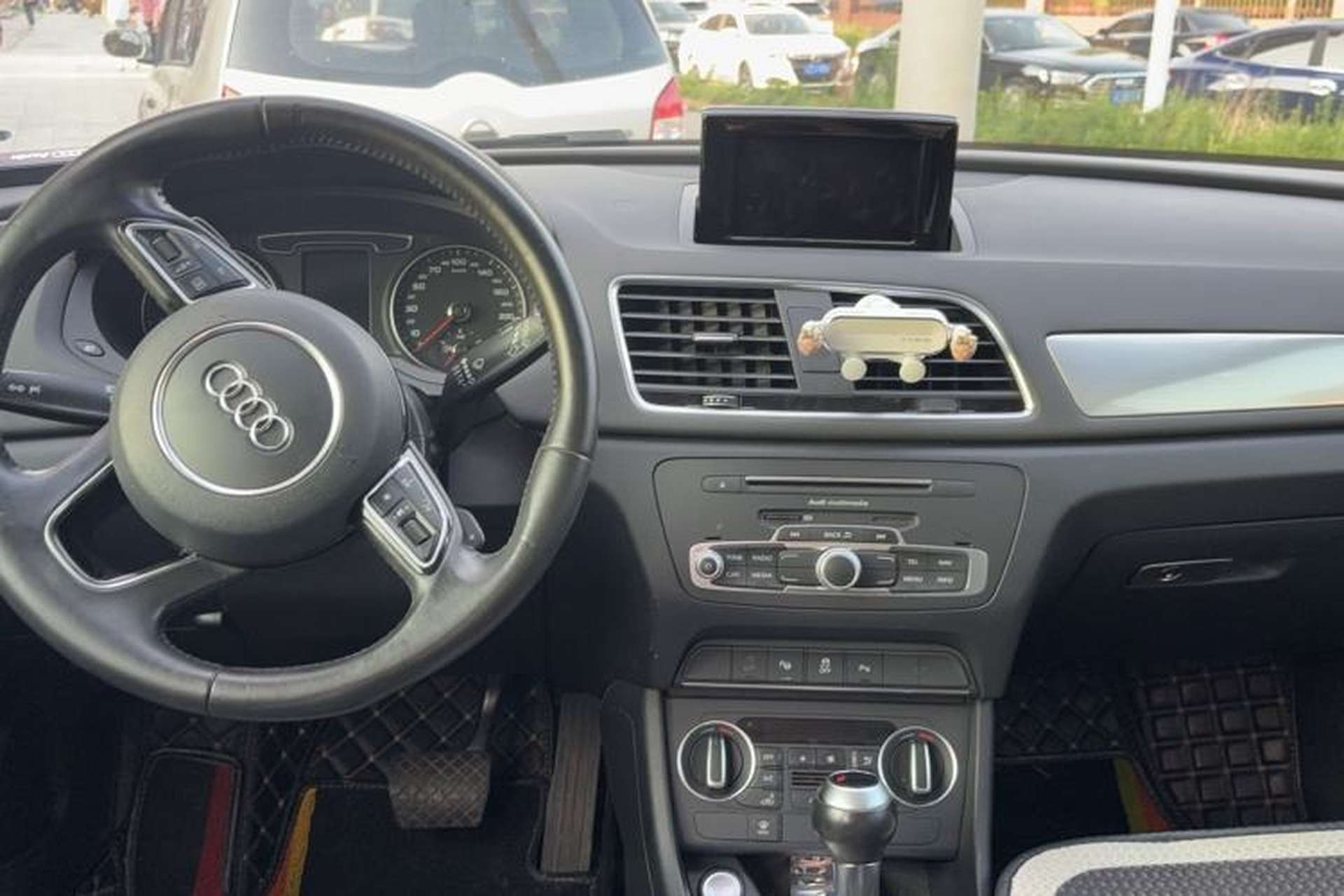 Used Audi Q3 2016 35 TFSI Style Edition Interior 3