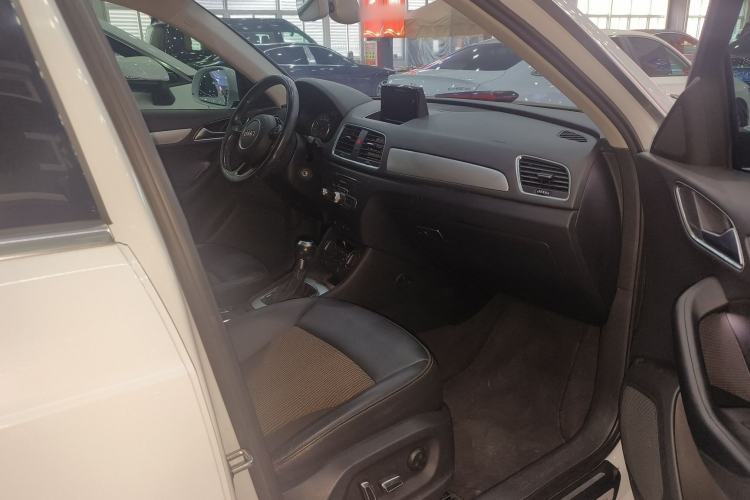 Used Audi Q3 2016 35 TFSI Fashion Model Interior 3
