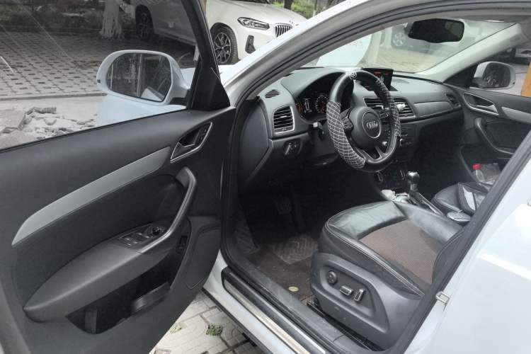 Used Audi Q3 2016 30 TFSI Fashion Model Interior 3