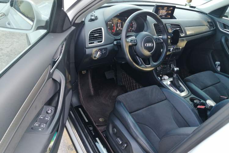 Used Audi Q3 2016 40 TFSI quattro all-wheel drive style model Interior 3