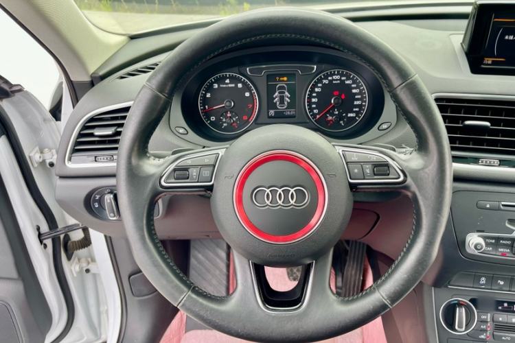 Used Audi Q3 2016 35 TFSI quattro all-wheel-drive style model Interior 4