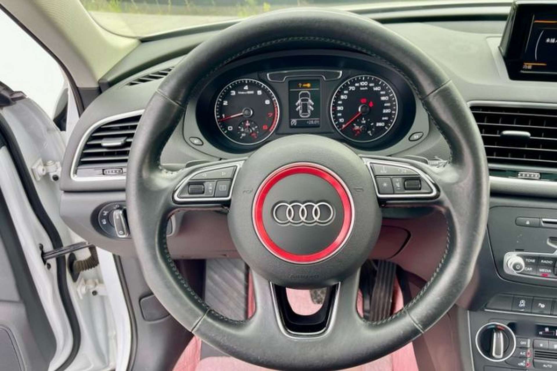 Used Audi Q3 2016 35 TFSI quattro all-wheel-drive style model Interior 4