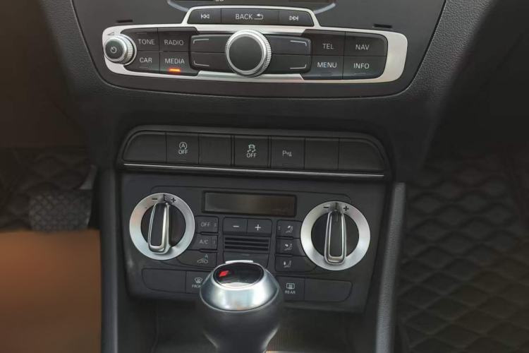 Used Audi Q3 2016 30 TFSI Collector's Edition Comfort Model Interior 5
