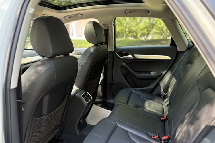 Used Audi Q3 2016 35 TFSI Style Edition Interior 5