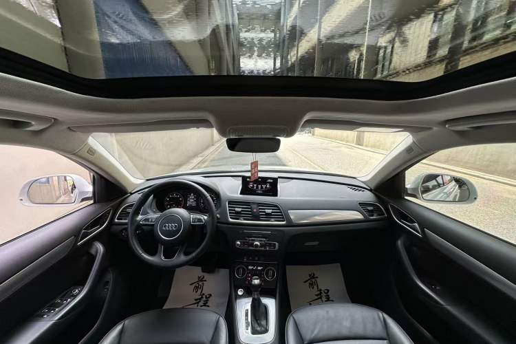 Used Audi Q3 2016 35 TFSI Style Edition Interior 5
