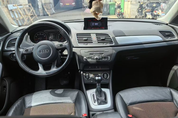 Used Audi Q3 2016 35 TFSI Fashion Model Interior 5