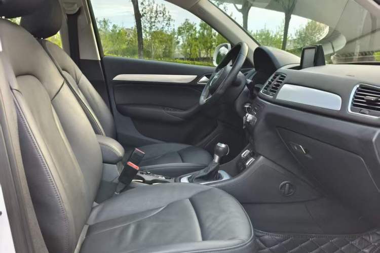Used Audi Q3 2016 30 TFSI Collector's Edition Comfort Model Interior 8