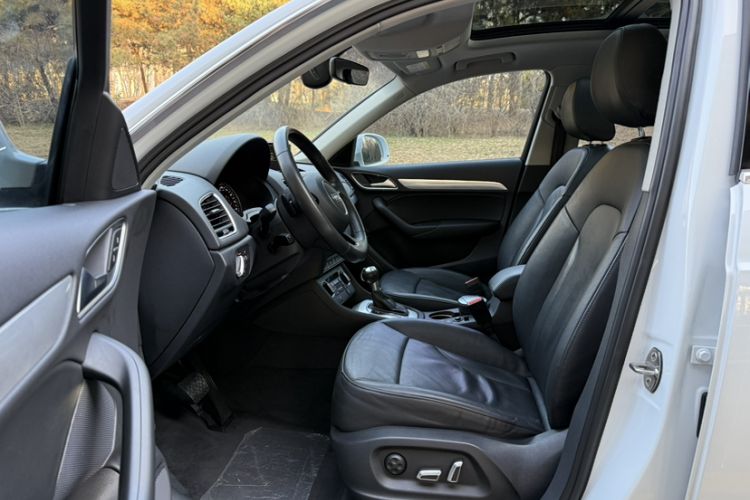 Used Audi Q3 2016 35 TFSI Style Edition Interior 9