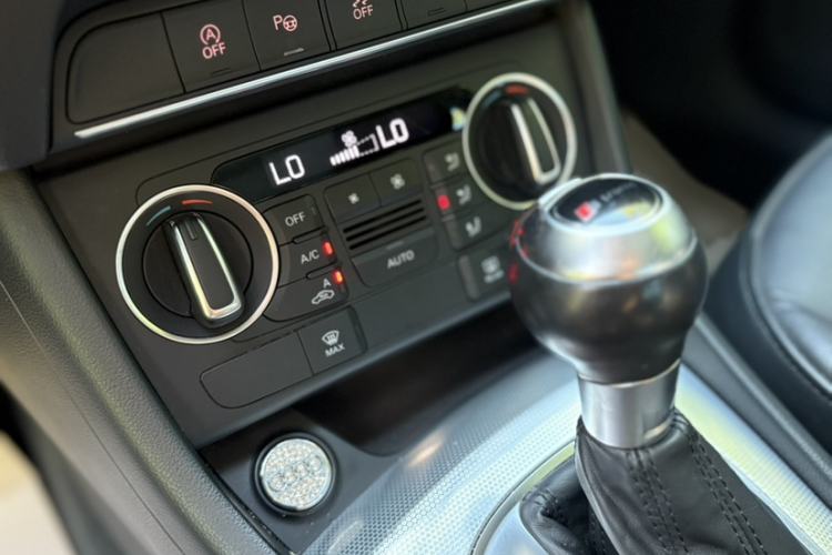 Used Audi Q3 2016 35 TFSI Style Edition Interior 9
