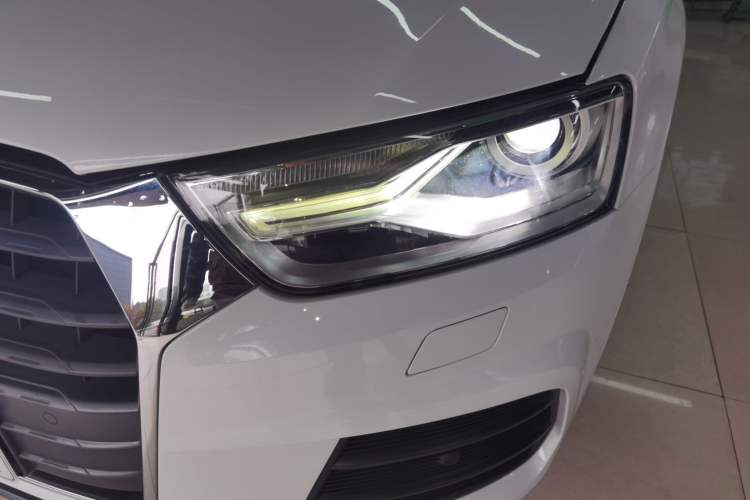 Used Audi Q3 2016 35 TFSI Fashion Model Left Front Headlight