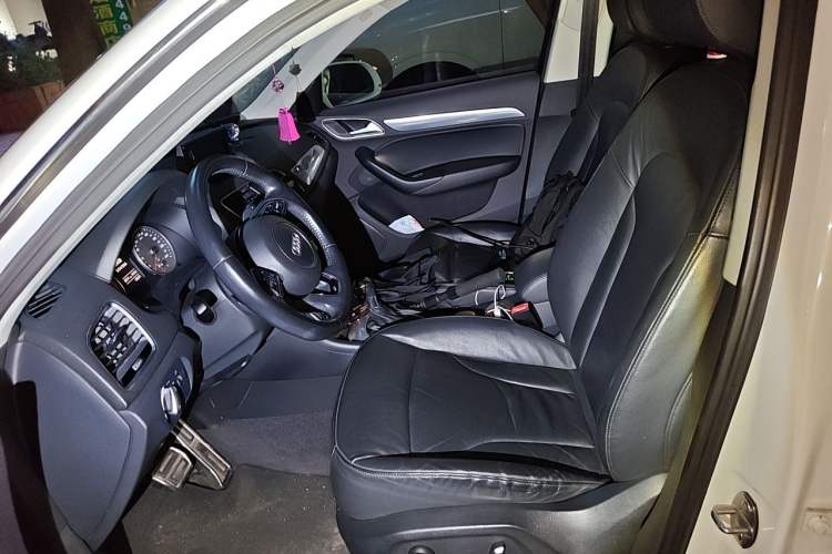 Used Audi Q3 2016 35 TFSI Style Edition Left Front Seat