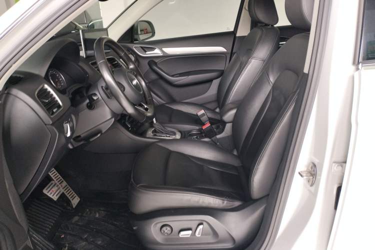 Used Audi Q3 2016 35 TFSI Style Edition Left Front Seat