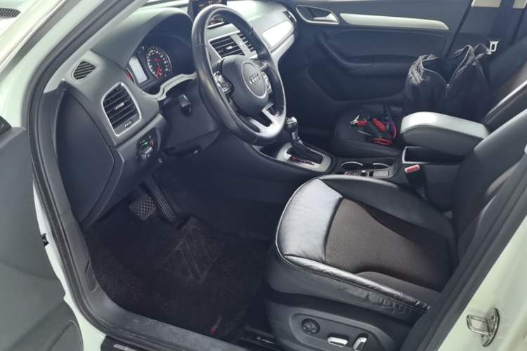 Used Audi Q3 2016 35 TFSI Fashion Model Left Front Seat