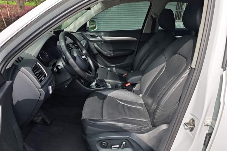 Used Audi Q3 2016 35 TFSI Style Edition Left Front Seat