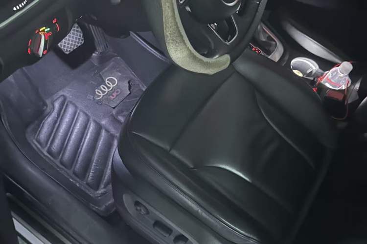 Used Audi Q3 2016 35 TFSI Collection Edition quattro Enjoyment Model Left Front Seat
