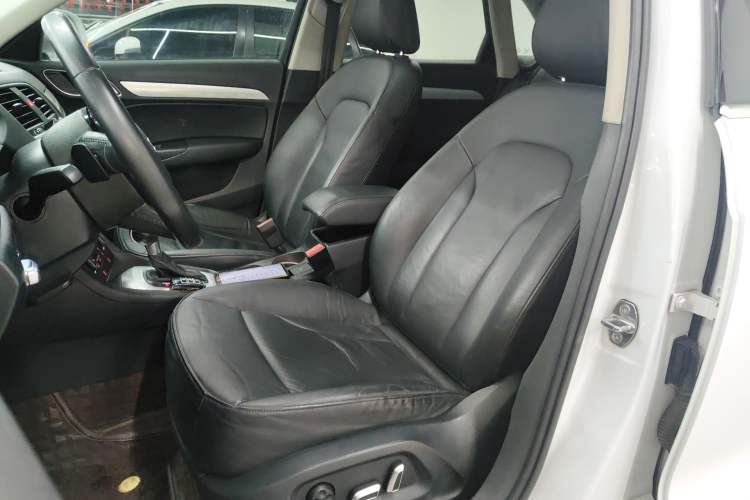 Used Audi Q3 2016 35 TFSI Style Edition Left Front Seat
