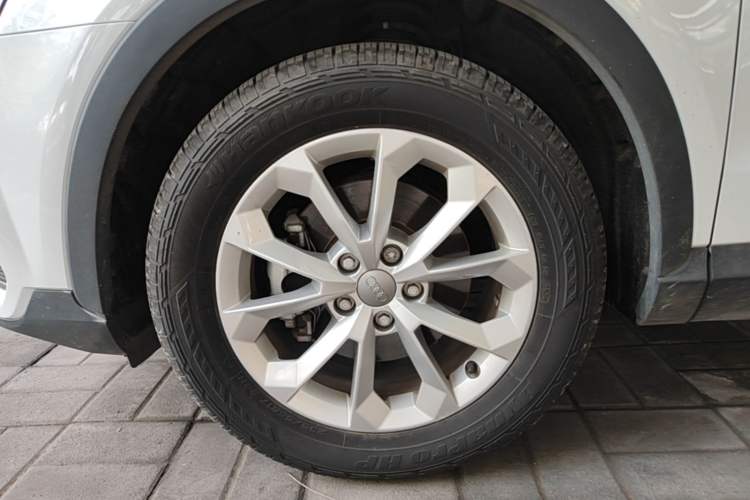 Used Audi Q3 2016 30 TFSI Standard Model Left Front Wheel Hub