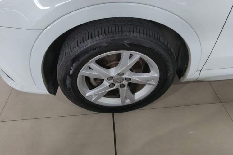 Used Audi Q3 2016 35 TFSI Fashion Model Left Front Wheel Hub