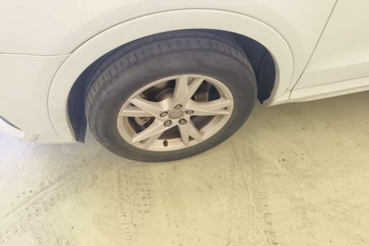 Used Audi Q3 2016 30 TFSI Fashion Model Left Front Wheel Hub