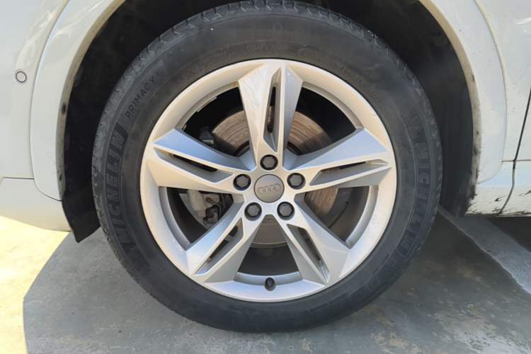 Used Audi Q3 2016 35 TFSI Style Edition Left Front Wheel Hub