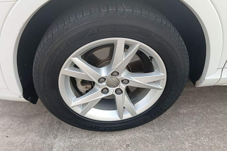 Used Audi Q3 2016 30 TFSI Fashion Model Left Front Wheel Hub