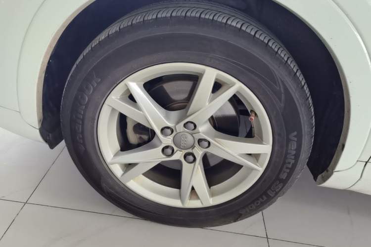 Used Audi Q3 2016 35 TFSI Fashion Model Left Front Wheel Hub