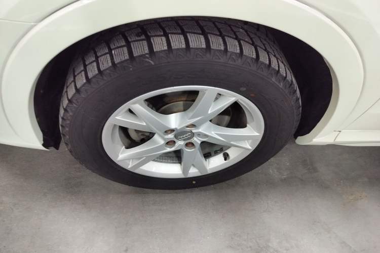 Used Audi Q3 2016 30 TFSI Fashion Model Left Front Wheel Hub