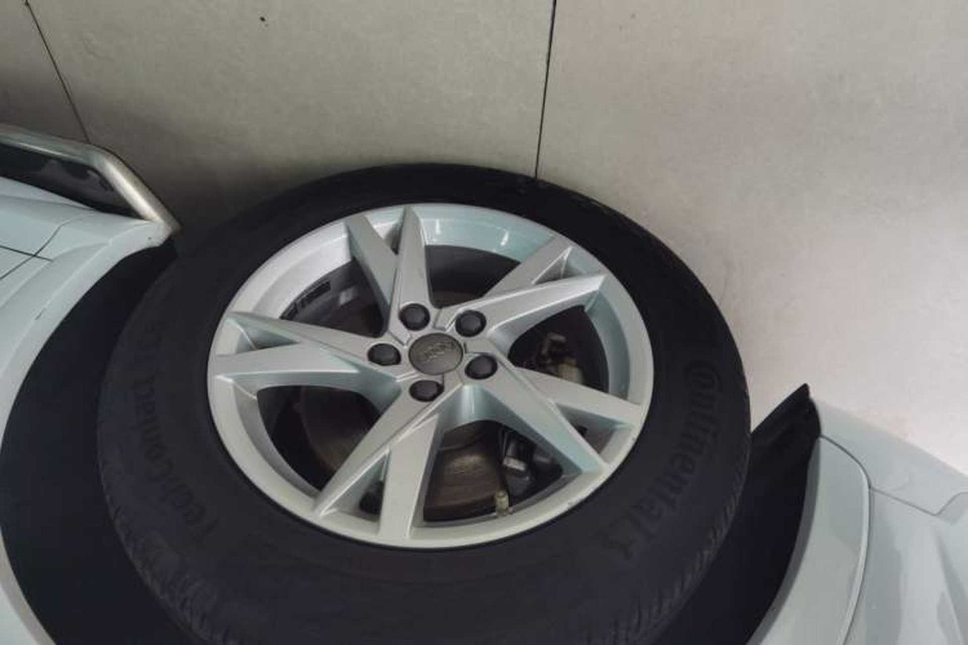 Used Audi Q3 2016 35 TFSI Fashion Model Left Front Wheel Hub