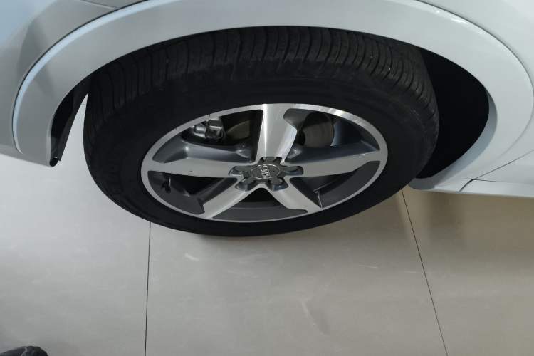 Used Audi Q3 2016 35 TFSI Collection Edition Comfort Model Left Front Wheel Hub