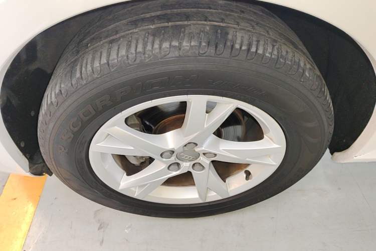 Used Audi Q3 2016 35 TFSI Fashion Model Left Front Wheel Hub