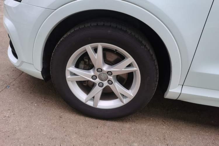 Used Audi Q3 2016 35 TFSI Fashion Model Left Front Wheel Hub
