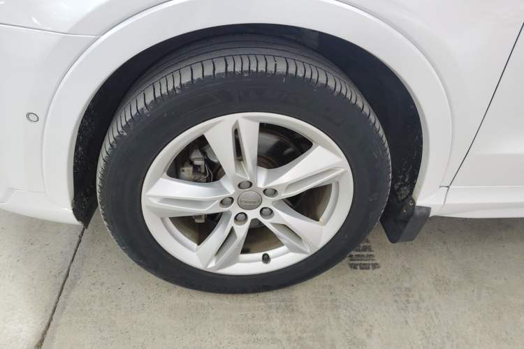 Used Audi Q3 2016 35 TFSI Style Edition Left Front Wheel Hub