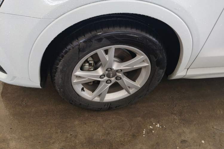Used Audi Q3 2016 35 TFSI Fashion Model Left Front Wheel Hub