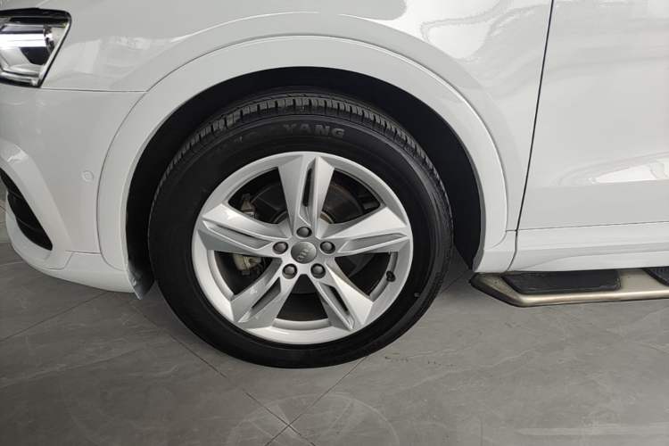 Used Audi Q3 2016 30 TFSI Fashion Model Left Front Wheel Hub