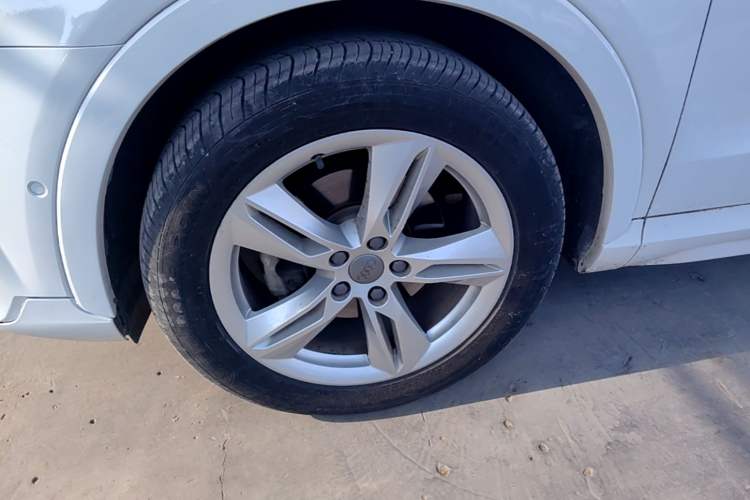 Used Audi Q3 2016 30 TFSI Fashion Model Left Front Wheel Hub