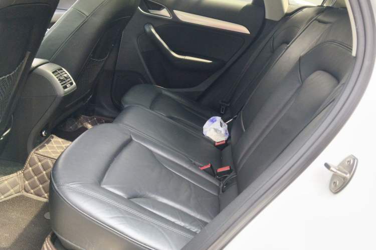 Used Audi Q3 2016 35 TFSI quattro all-wheel-drive style model Left Rear Seat