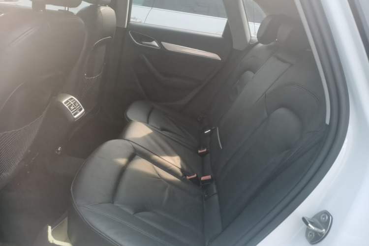 Used Audi Q3 2016 35 TFSI quattro all-wheel-drive style model Left Rear Seat
