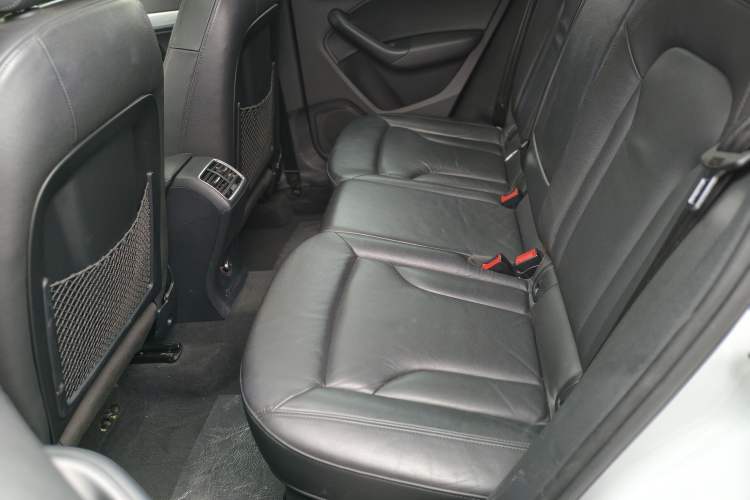 Used Audi Q3 2016 35 TFSI quattro all-wheel-drive style model Left Rear Seat