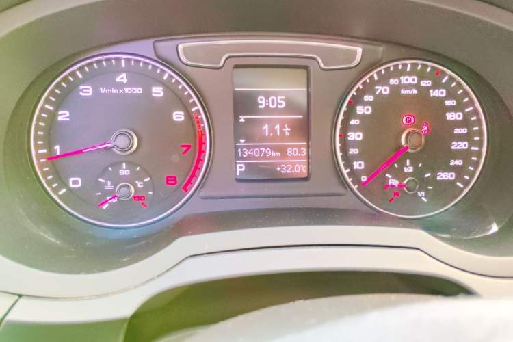 Used Audi Q3 2016 30 TFSI Fashion Model Odometer Close Up