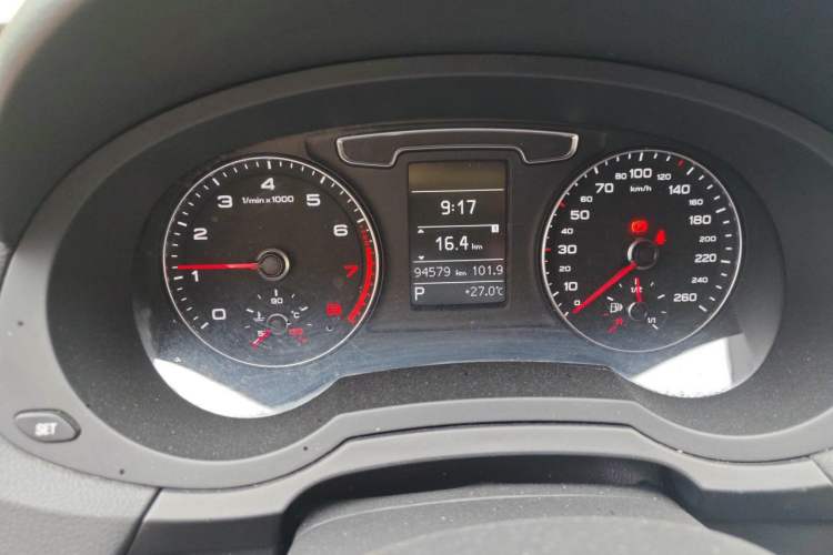 Used Audi Q3 2016 30 TFSI Standard Model Odometer Close Up