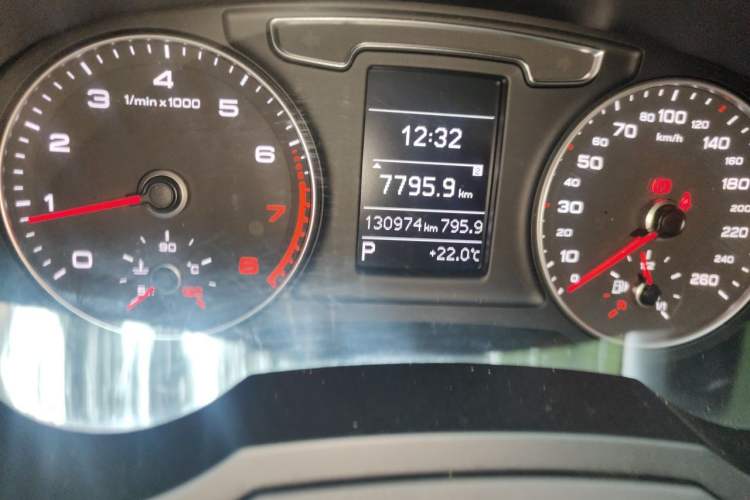 Used Audi Q3 2016 30 TFSI Fashion Model Odometer Close Up