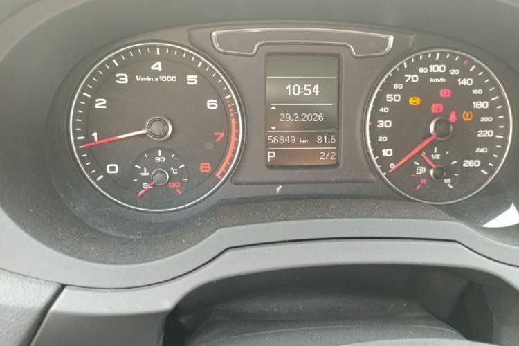 Used Audi Q3 2016 30 TFSI Fashion Model Odometer Close Up