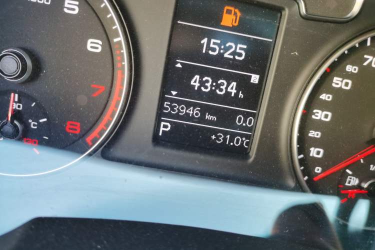 Used Audi Q3 2016 30 TFSI Fashion Model Odometer Close Up
