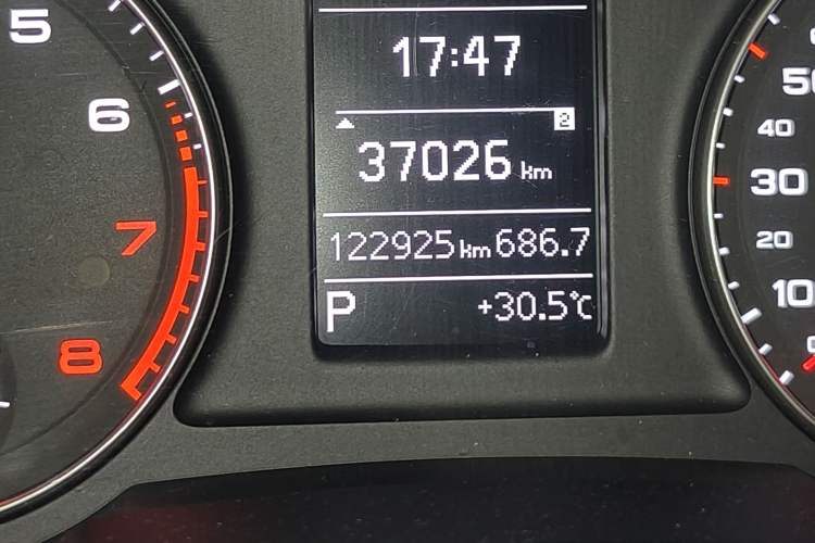 Used Audi Q3 2016 30 TFSI Fashion Model Odometer Close Up
