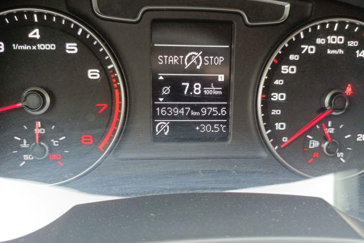 Used Audi Q3 2016 30 TFSI Standard Model Odometer Close Up