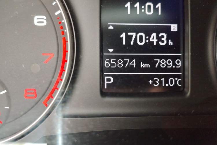 Used Audi Q3 2016 30 TFSI Fashion Model Odometer Close Up