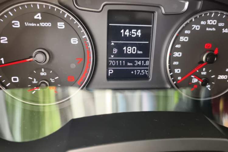 Used Audi Q3 2016 30 TFSI Fashion Model Odometer Close Up